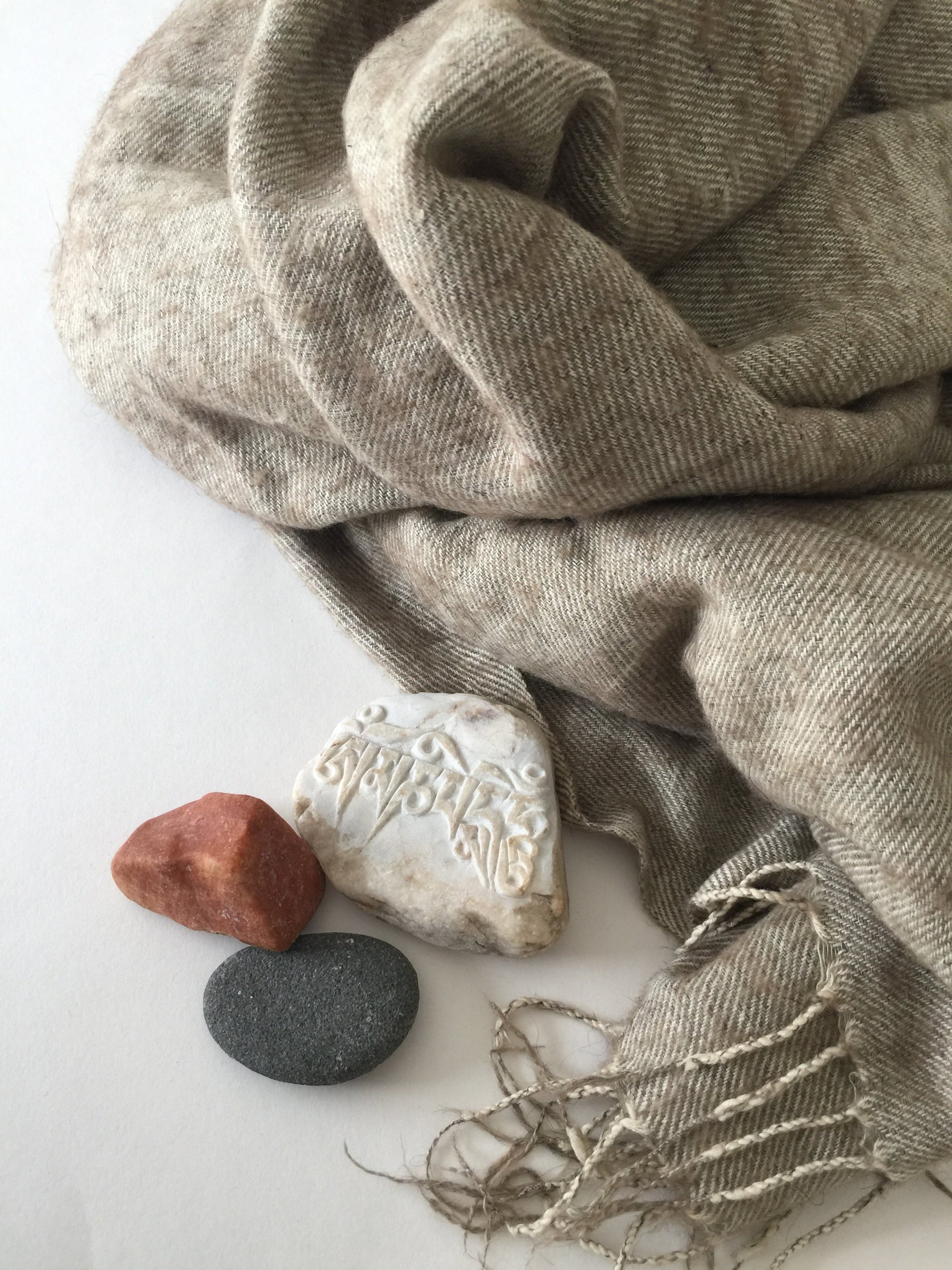 SHAWLS & TRAVEL WRAPS