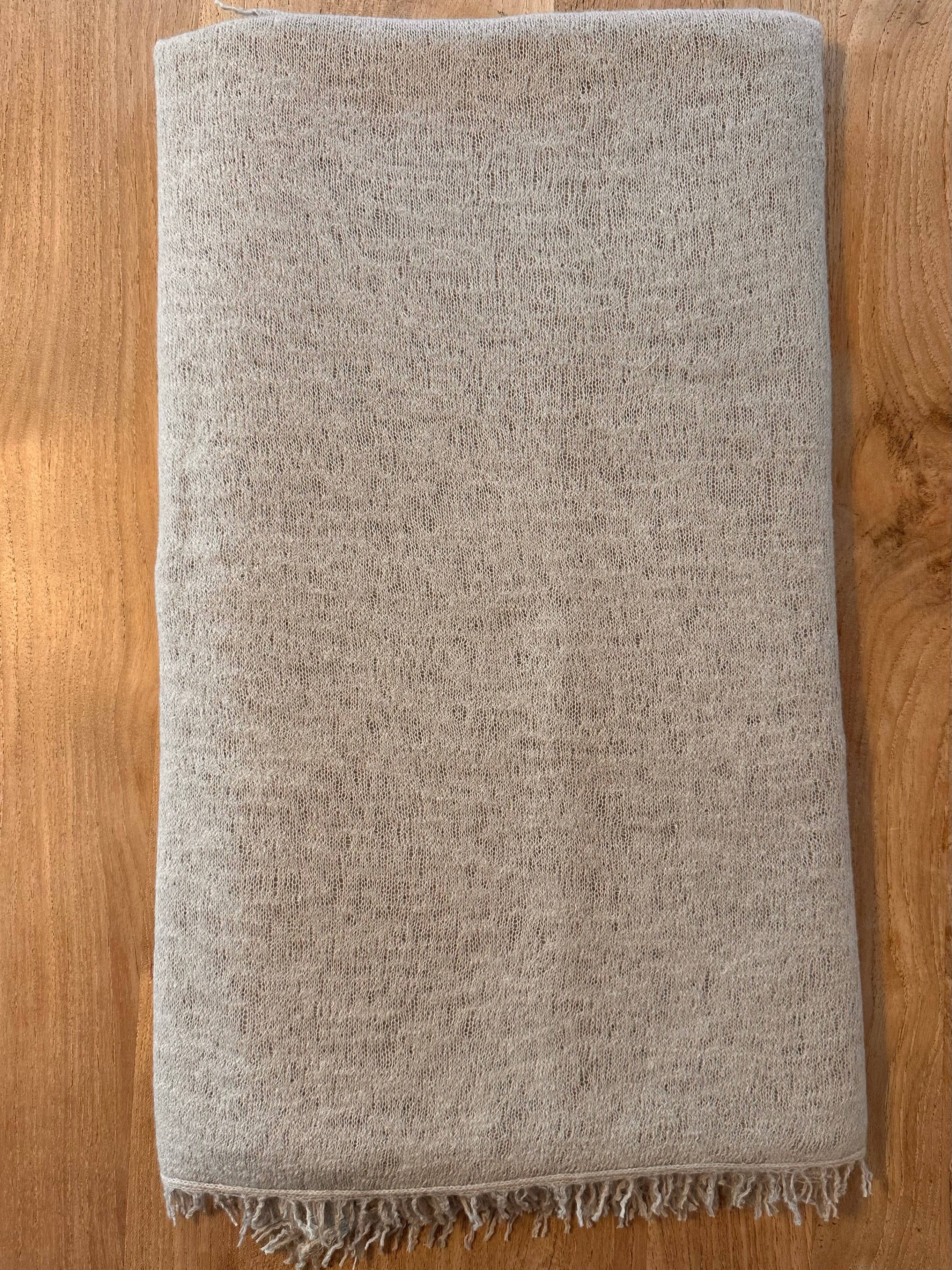 Cashmere and wool Meru blanket