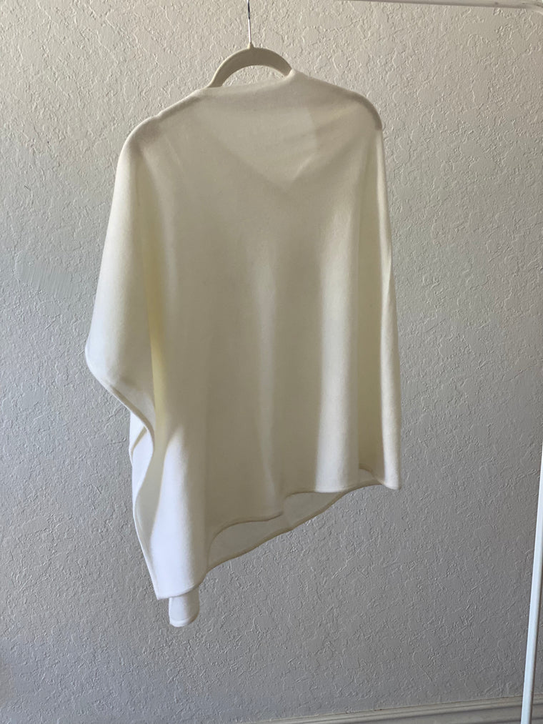 Cashmere Poncho Essential