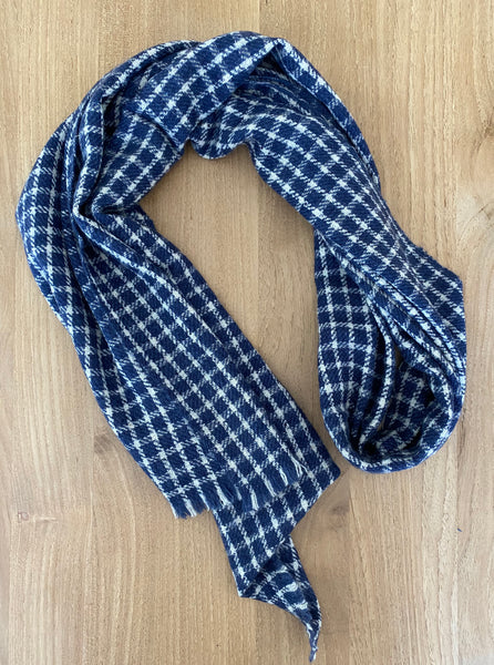 Cashmere scarf classic blue & white check Take Ivy